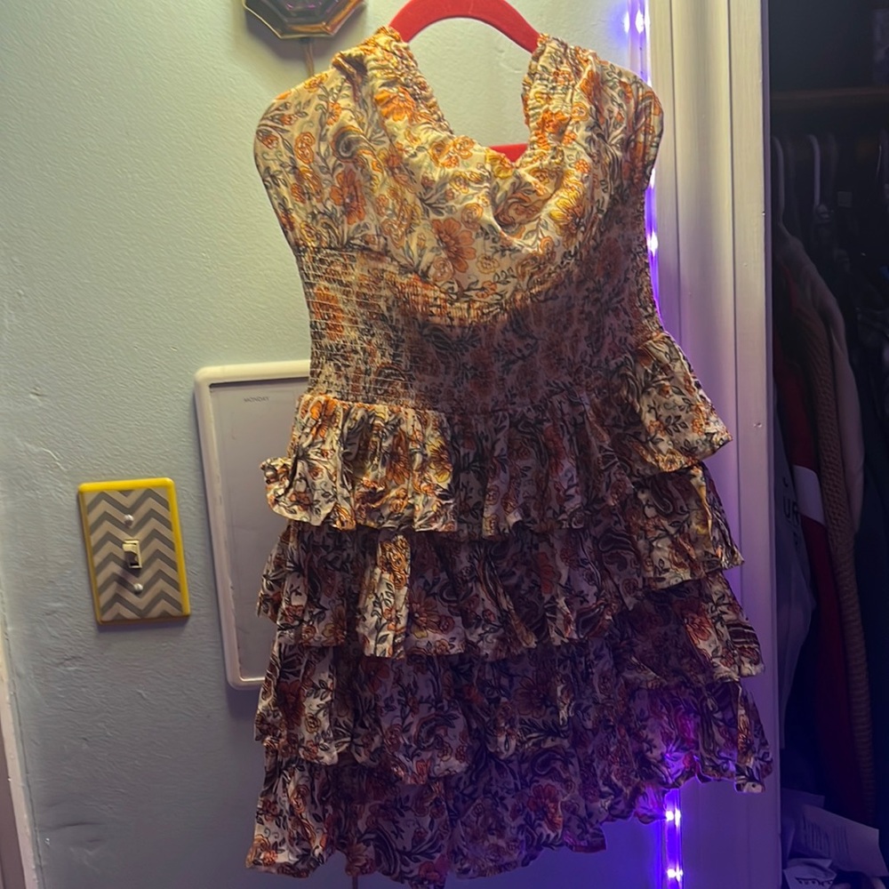 Strapless dress.